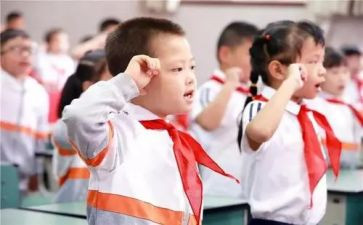 洗红领巾的作文参考7篇