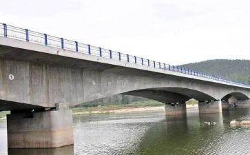 友谊的桥作文最新8篇